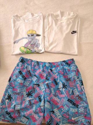 Conjunto Nike: Bañador y 2 Camisetas Talla S
