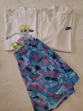 Conjunto Nike: Bañador y 2 Camisetas Talla S