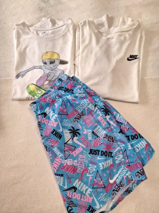 Conjunto Nike: Bañador y 2 Camisetas Talla S