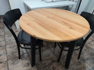 Mesa redonda IKEA GAMLARED + 2 sillas