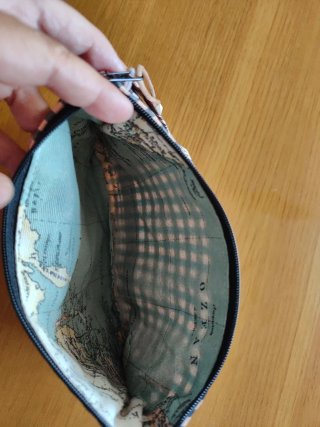 Cartera de tela con estampado de cuadros