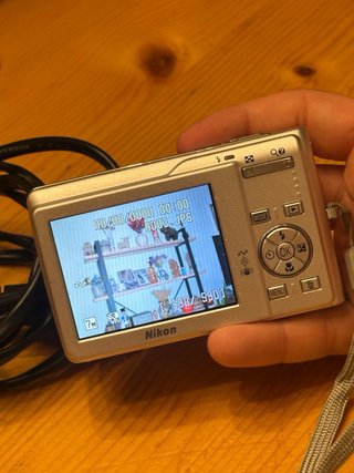 Digicam Nikon Coolpix S200 · 7 MP · zoom 3x retro