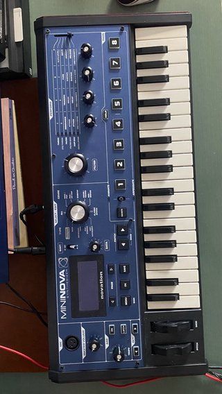 Novation Mininova Sintetizador