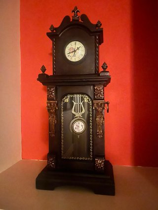 Reloj de sobremesa estilo antiguo marca turandot