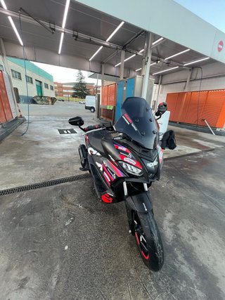 Scooter Aprilia SR GT 125 Replica