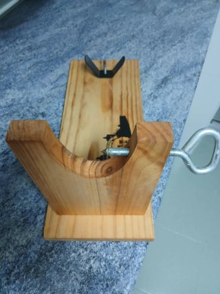 Jamonero de madera con soporte