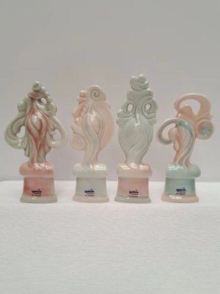 “Las Artes” Porcelana Galos