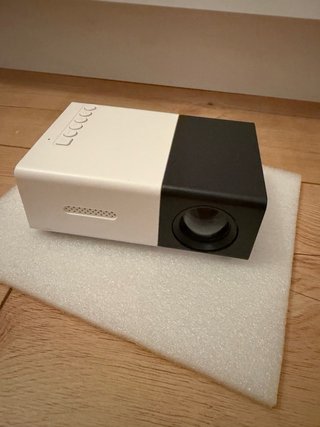 BAJADA- NUEVO Proyector LED Blanco y Negro