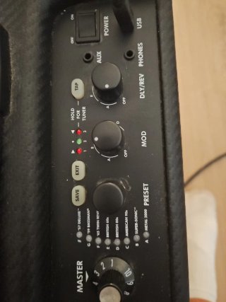 Amplificador Fender Mustang I  20W con footswitch