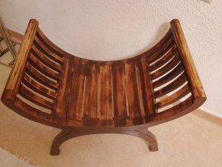Banco zapatero curvo de madera