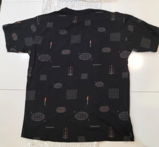 Camiseta Nukutavake negra estampado talla niño