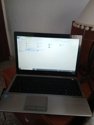 Solo funciona con cable porque la batería es vieja