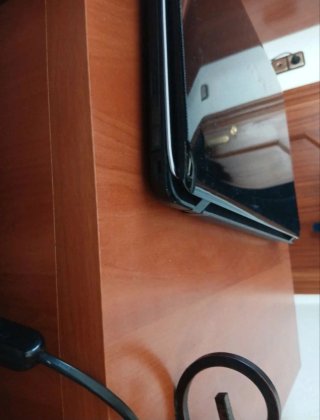 Solo funciona con cable porque la batería es vieja