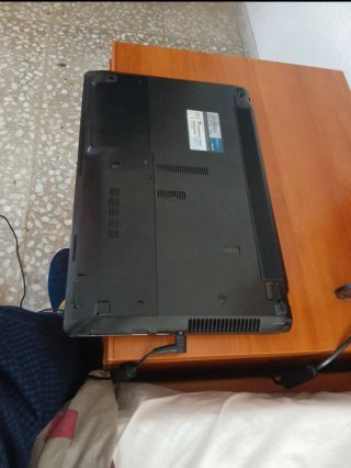 Solo funciona con cable porque la batería es vieja