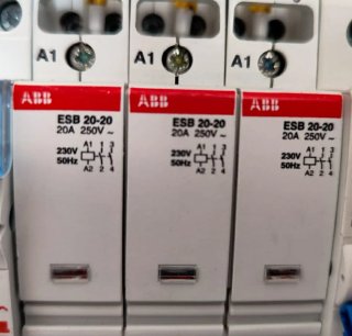 Tre contattori ABB ESB 20-20 230V