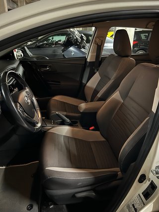 Toyota Auris Hybrid 136cv · ECO · Automático