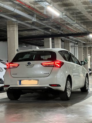 Toyota Auris Hybrid 136cv · ECO · Automático