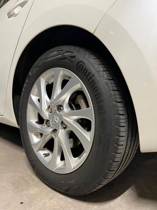 Toyota Auris Hybrid 136cv · ECO · Automático