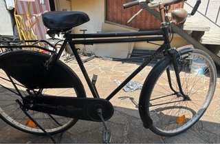Bicicletta d'epoca nera