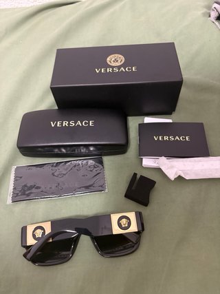 Gafas de Sol Versace Negras y Doradas