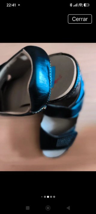 Sandalias Fluchos azul metalizadas .Talla 38