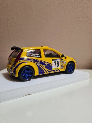 Scalextric/Ninco Fiat Punto Abarth 76 Amarillo