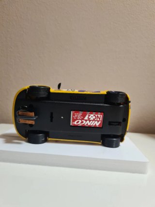 Scalextric/Ninco Fiat Punto Abarth 76 Amarillo