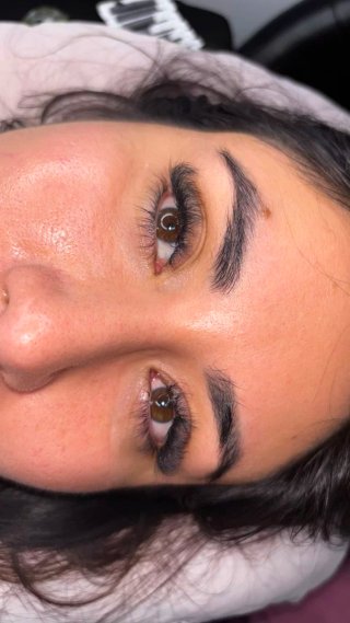 extension de pestañas y cejas
