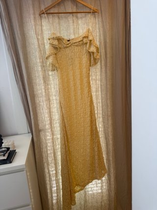 Vestido amarillo con volantes