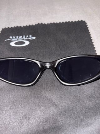 Oakley Minute Vintage Black - Iconic Model