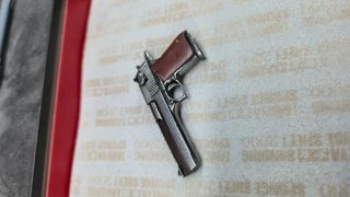 Réplica 1/6 Desert Eagle no hot toys