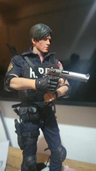 Réplica 1/6 Desert Eagle no hot toys