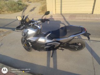 Honda X-ADV 750 2021 Gris Plata 12300km