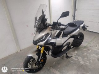 Honda X-ADV 750 2021 Gris Plata 12300km