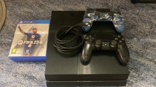 Consola PS4 + 3 Juegos