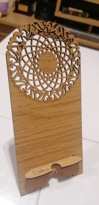 Soporte de madera para móvil
