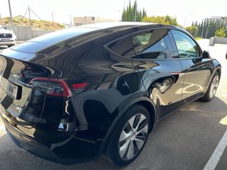 Tesla Model Y 2024 .Con piloto autom. simple (HW3)