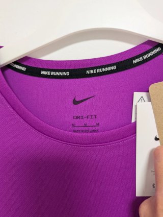 Camiseta Nike Running Morada