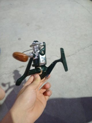 Carrete de pesca Extreme F3000