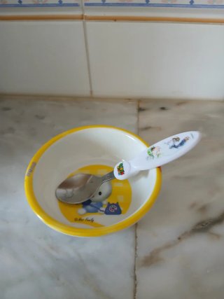 Conjunto infantil prato e colher