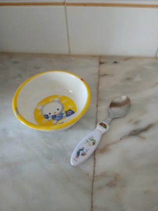 Conjunto infantil prato e colher