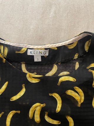 Blusa Kling Estampada Plátanos Negra Talla M