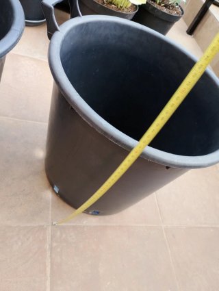 Macetas Negras de Plástico Grandes