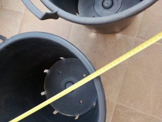 Macetas Negras de Plástico Grandes