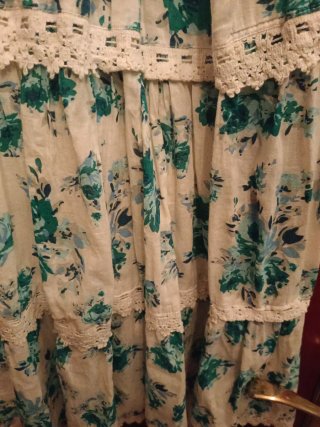 Vestido floral blanco y verde