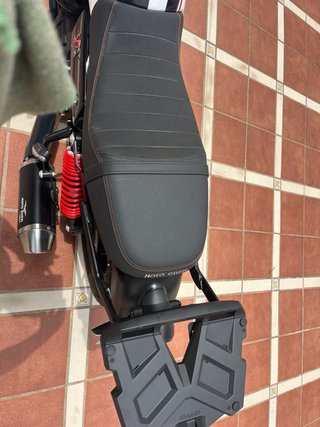 Moto Guzzi V7 Stone Ten
