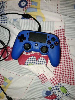 Dos mandos de ps4 para piezas