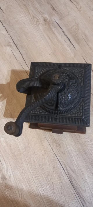Macina Caffè Vintage in Legno e Metallo