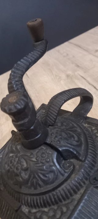 Macina Caffè Vintage in Legno e Metallo
