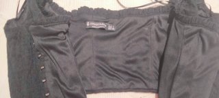 Corsé negro con tirantes
